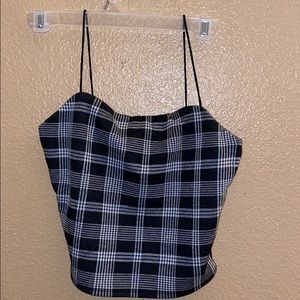 Black and white pattern top